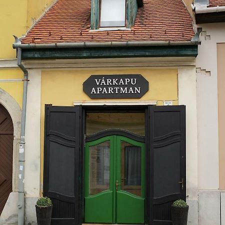 Varkapu Apartman Eger Exterior photo