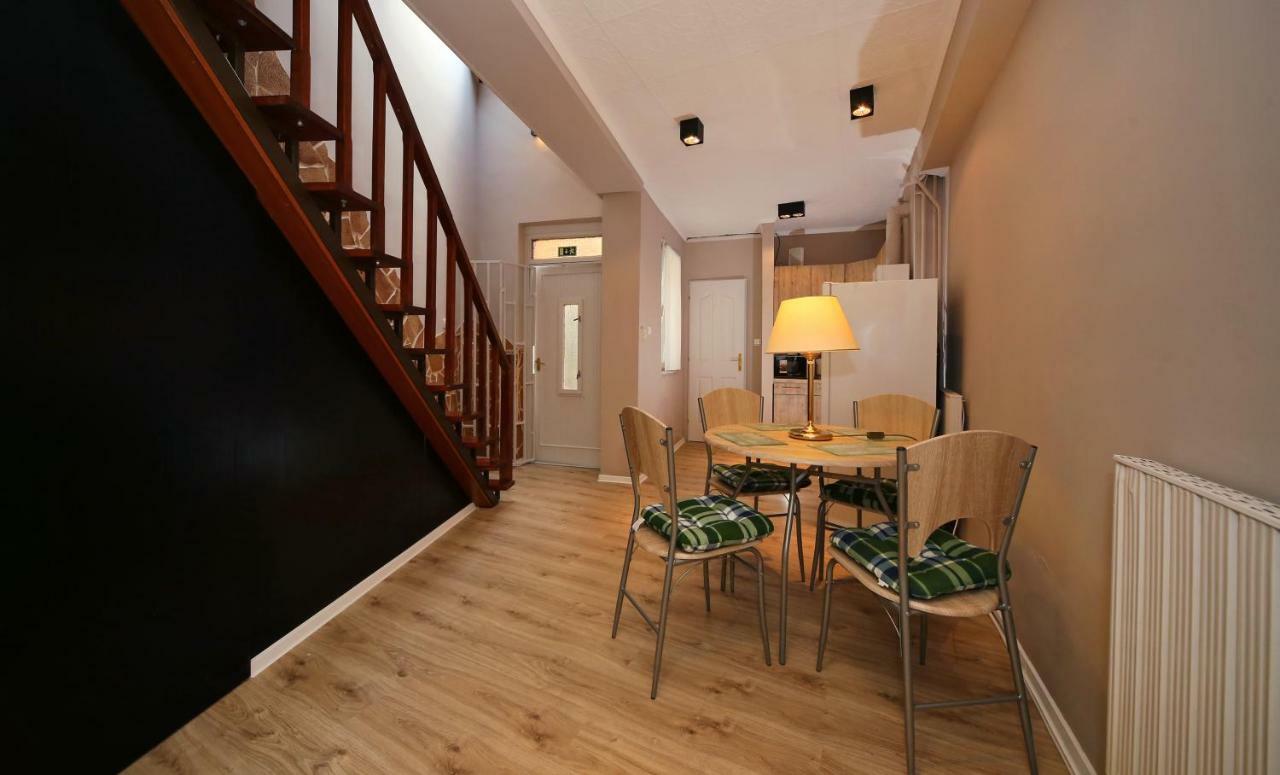 Varkapu Apartman Eger Exterior photo